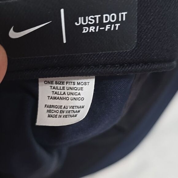 Nike Thrashed Spell Out Aerobill Vapor Pro Tech Zippered Strapback Hat Blue - Picture 5 of 5